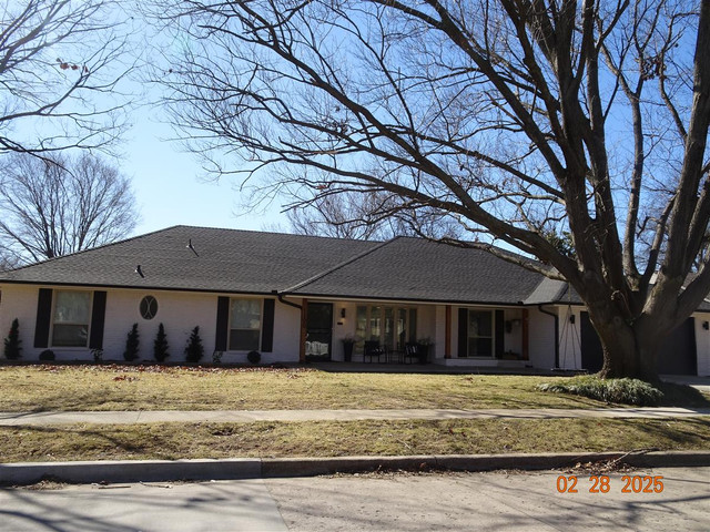 1100 Robin Hood Ln