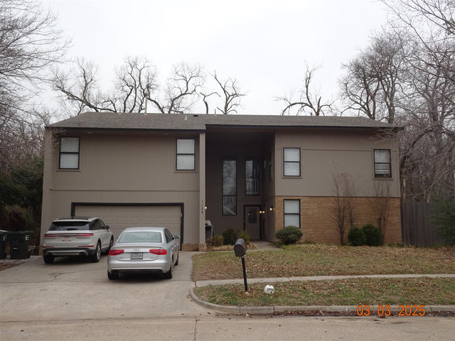 1129 Robin Hood Ln