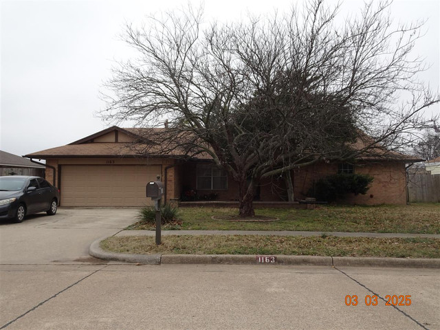 1163 Robin Hood Ln