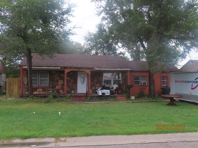 420 W Johnson St