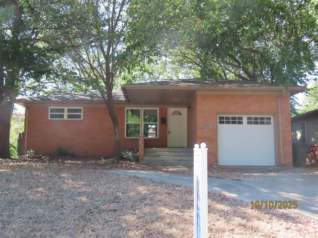 1512 Bedford Ln