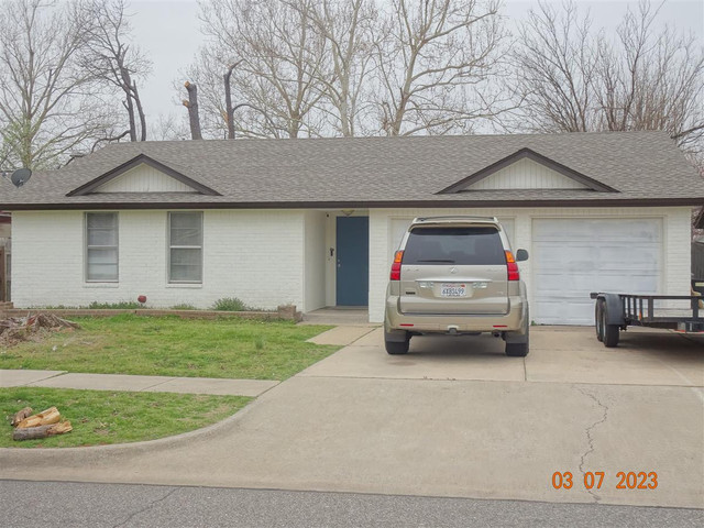 608 Ash Ln