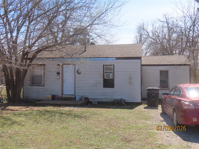 220 NE 1st St