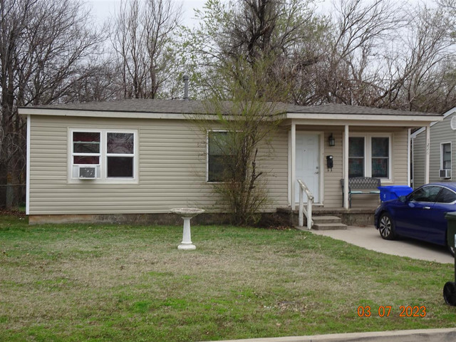 1226 Iowa St