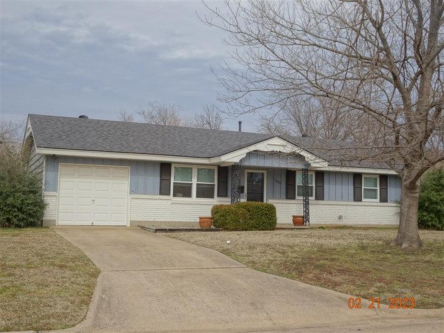 1329 Kansas St