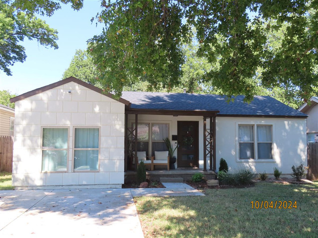 1125 W Apache St