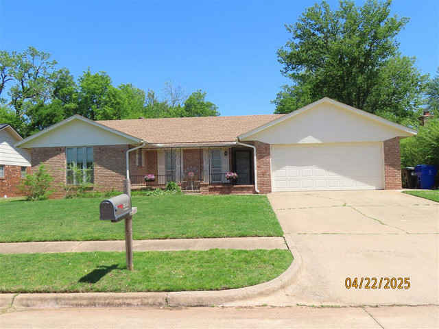 2721 Forest Oaks Cir