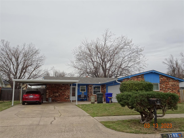 1703 Chaucer Dr