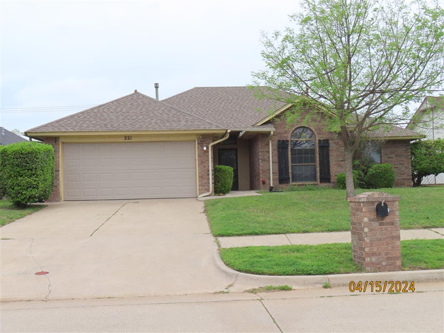 221 Cypress Dr