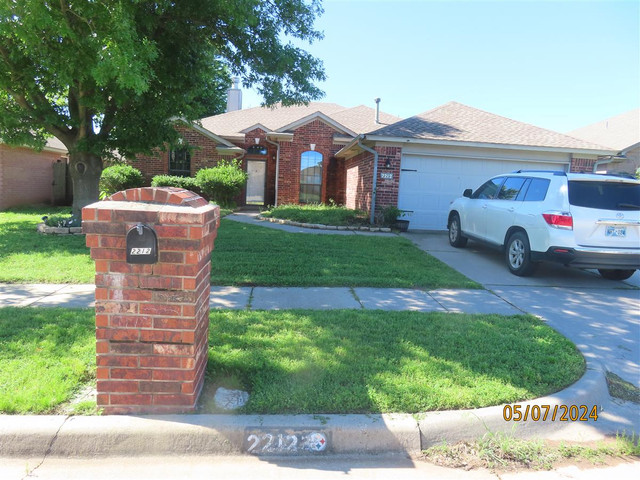 2212 SW 135th Pl