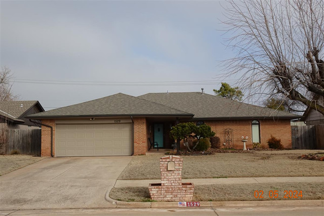 1529 Kingsgate Rd
