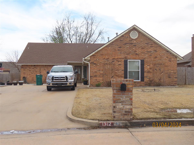 1312 SW 112th Pl