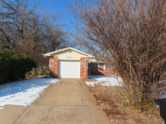 205 Bellaire Dr
