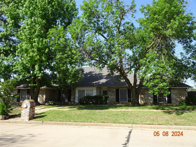 12141 Greenlawn Ave