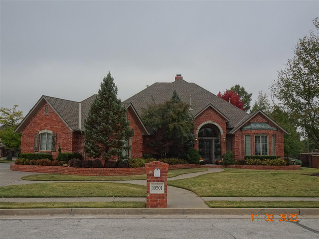 10901 Winelake Dr