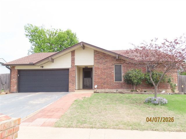 808 S Avery Dr