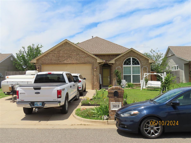1613 Ginger Ave