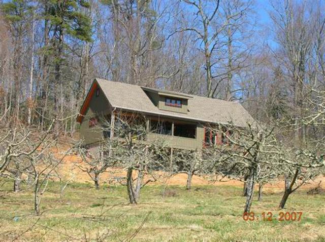 A picture of the property located at 12 SUGAR HOLLOW ORCHARD DR, FAIRVIEW NC 28730.