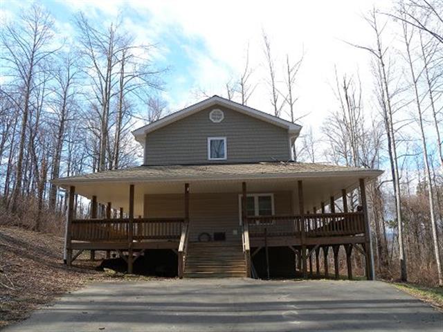 A picture of the property located at 11 COUGAR MOUNTAIN RD, FAIRVIEW NC 28730.