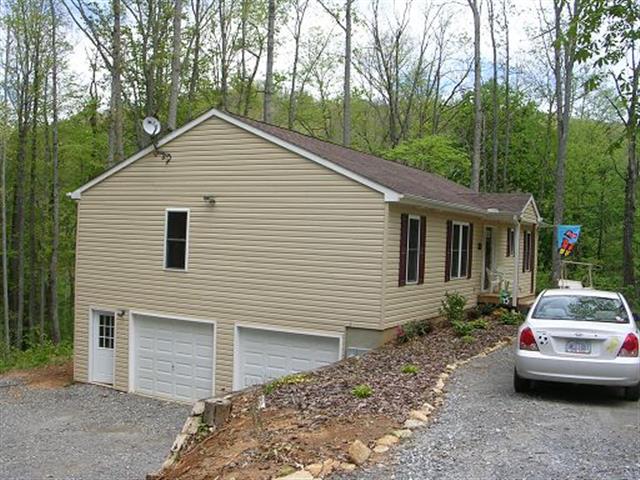 A picture of the property located at 120 CARRIAGE DR, FAIRVIEW NC 28730.