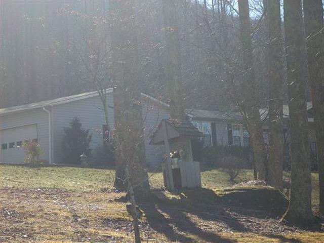 A picture of the property located at 5 FERN HAVEN LN, FAIRVIEW NC 28730.