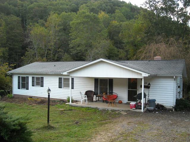 A picture of the property located at 1131 OLD FORT RD, FAIRVIEW NC 28730.