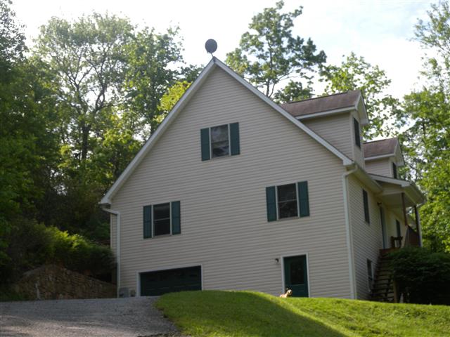 A picture of the property located at 525 DYE LEAF LN, FAIRVIEW NC 28730.