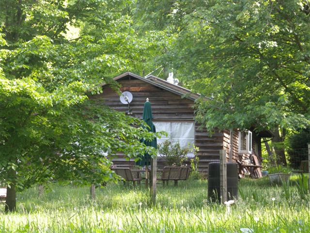 A picture of the property located at 526 DYE LEAF LN, FAIRVIEW NC 28730.