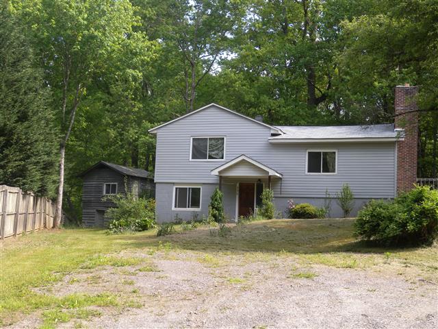 A picture of the property located at 530 DYE LEAF LN, FAIRVIEW NC 28730.