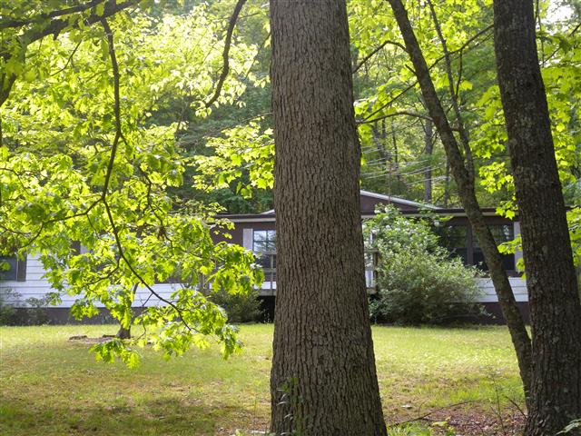 A picture of the property located at 542 DYE LEAF LN, FAIRVIEW NC 28730.