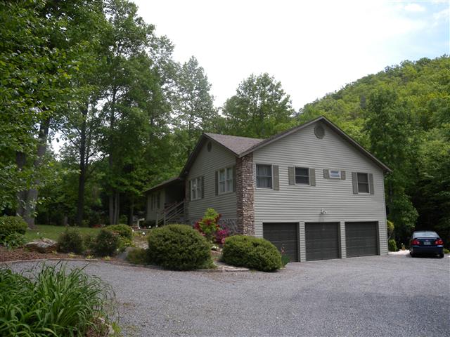 A picture of the property located at 1227 OLD FORT RD, FAIRVIEW NC 28730.