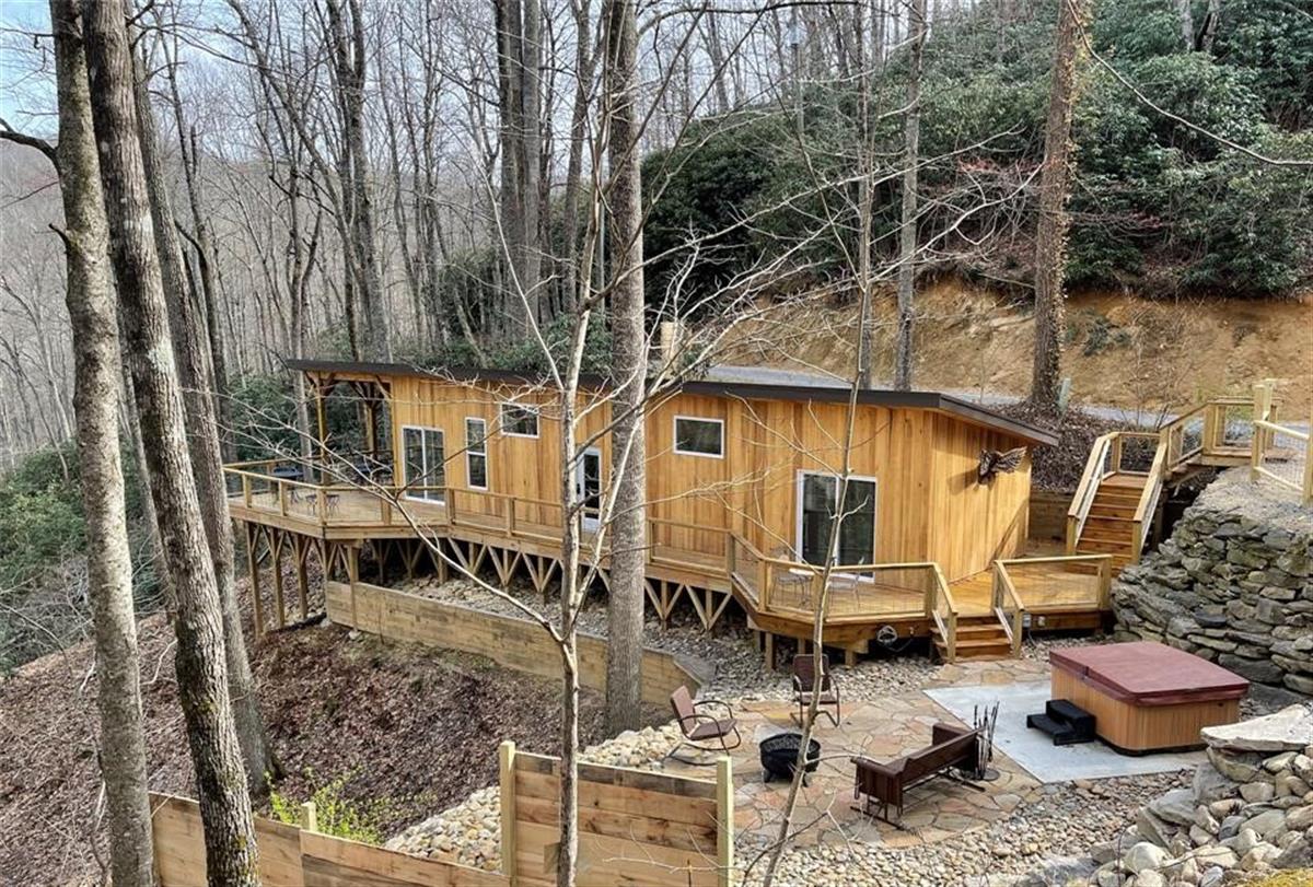 A picture of the property located at 59 RUDICIL DR, FAIRVIEW NC 28730.