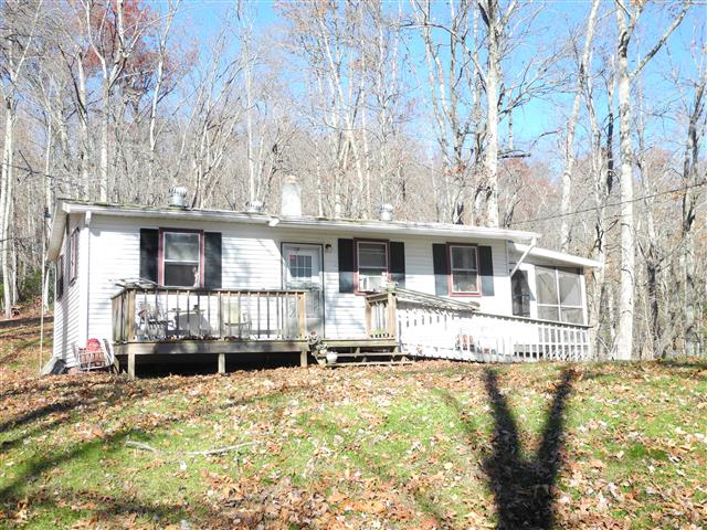 A picture of the property located at 1004 GARREN CREEK RD, FAIRVIEW NC 28730.