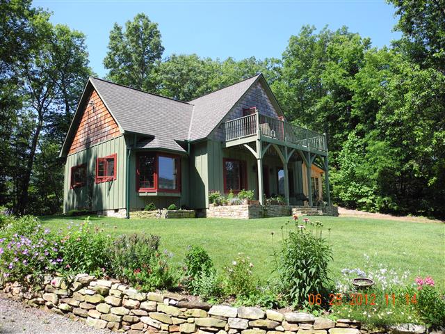A picture of the property located at 100 OLD WAGON TRL, FAIRVIEW NC 28730.