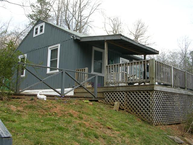 A picture of the property located at 137 LEE DOTSON RD, FAIRVIEW NC 28730.