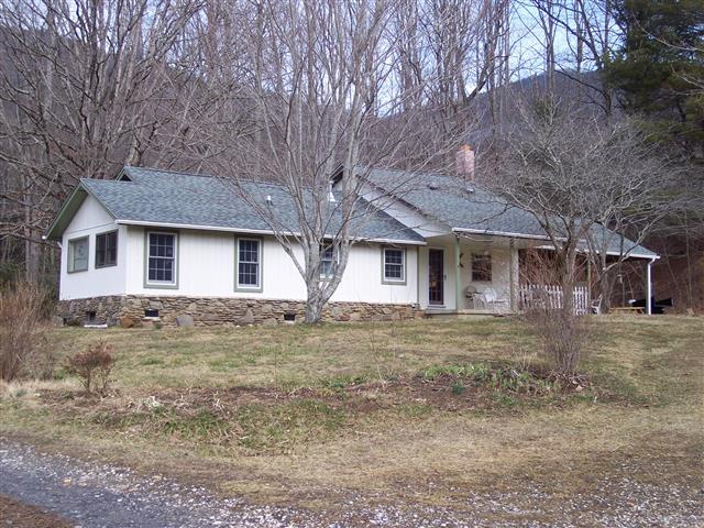 A picture of the property located at 1164 OLD FORT RD # A, FAIRVIEW NC 28730.