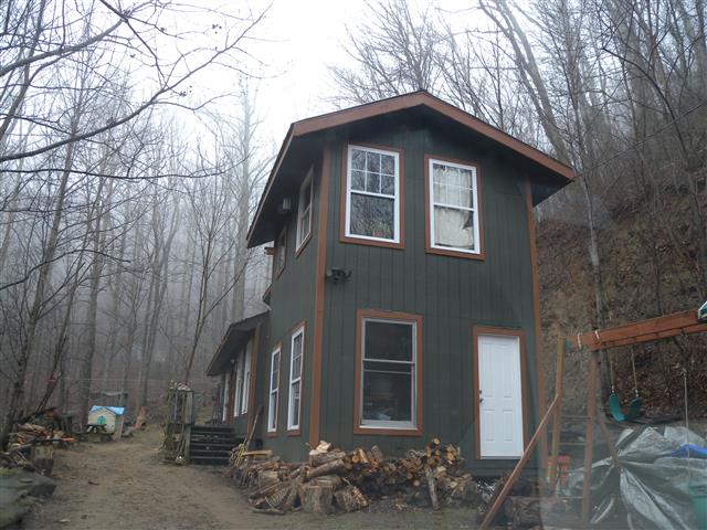 A picture of the property located at 100 BEAR TRL, FAIRVIEW NC 28730.