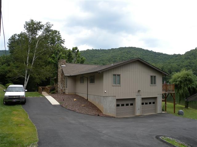 A picture of the property located at 1411 OLD FORT RD, FAIRVIEW NC 28730.