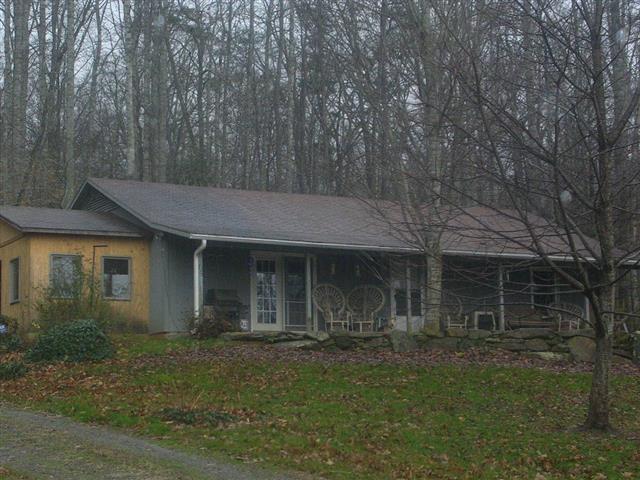 A picture of the property located at 165 ONEIL CIR, SWANNANOA NC 28778.
