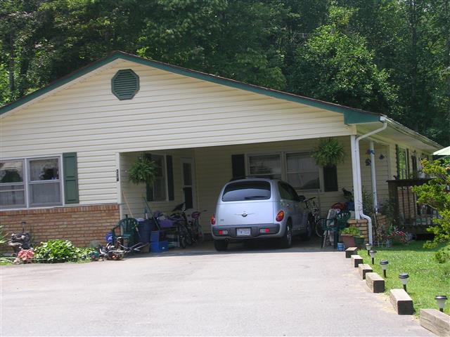 A picture of the property located at 314 BOWTIE LN, SWANNANOA NC 28778.