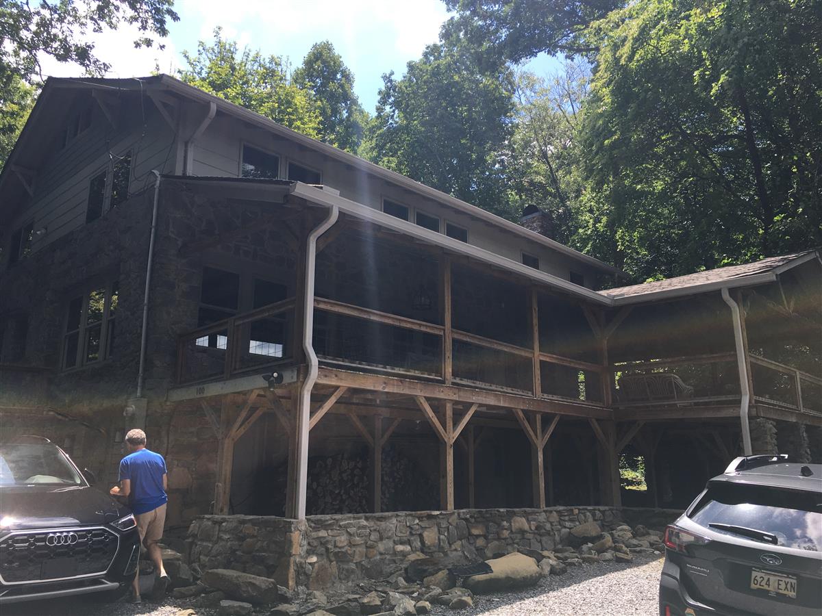 A picture of the property located at 100 SHARP RD, BLACK MOUNTAIN NC 28711.