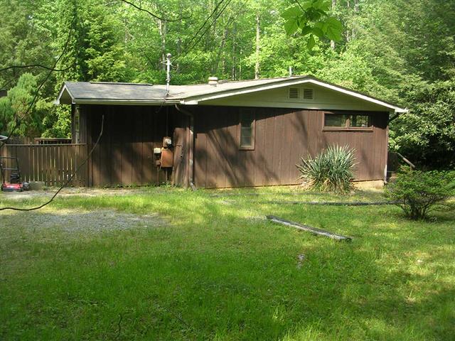 A picture of the property located at 5 MANEY VIEW LN, BLACK MOUNTAIN NC 28711.