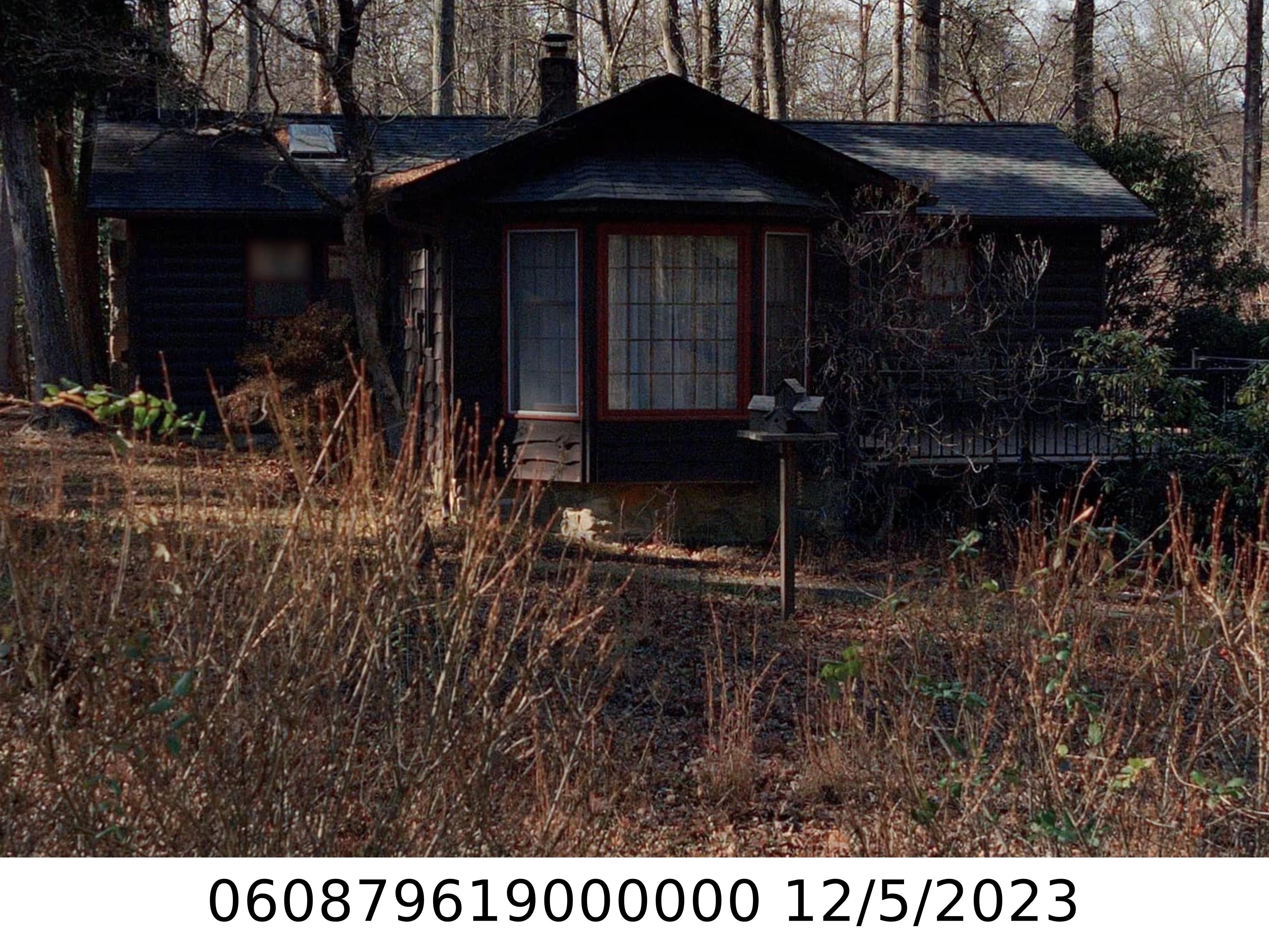 A picture of the property located at 1 MANEY LN, BLACK MOUNTAIN NC 28711.