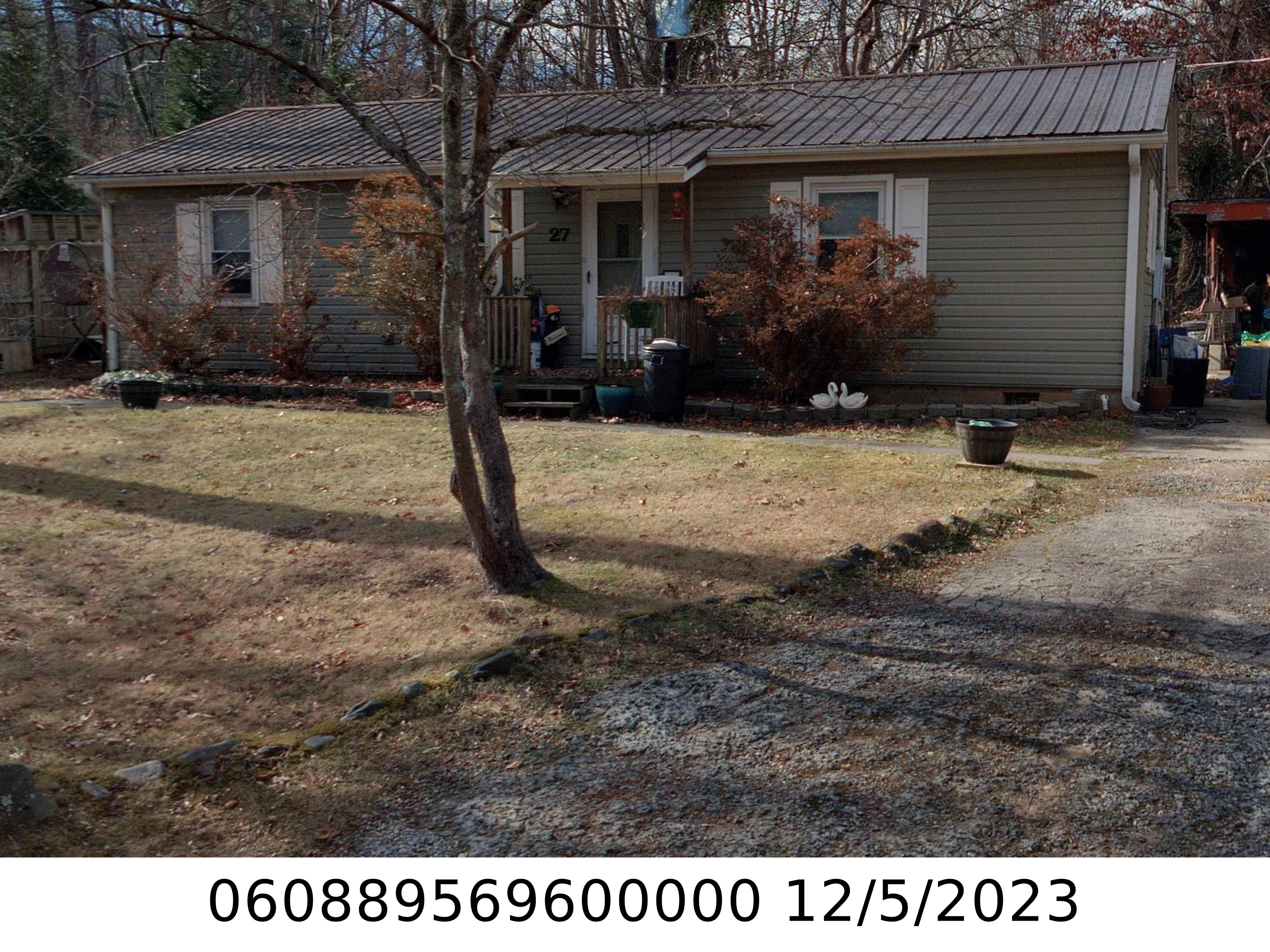 A picture of the property located at 27 FOREST LN, BLACK MOUNTAIN NC 28711.