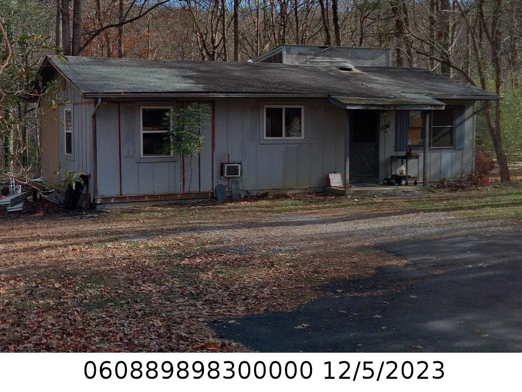 A picture of the property located at 16 FOREST LN, BLACK MOUNTAIN NC 28711.