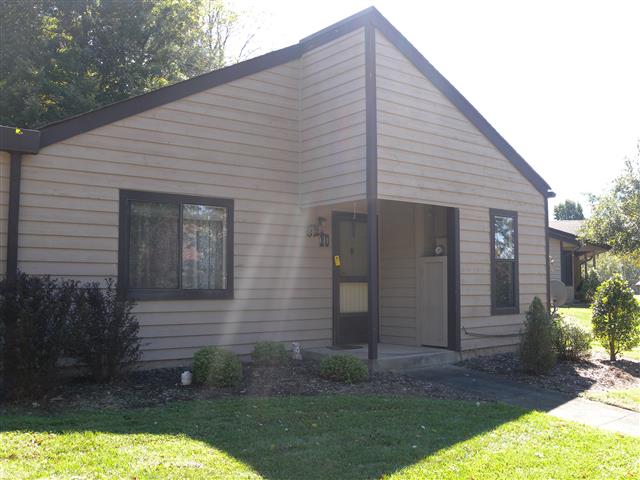 A picture of the property located at 10 WOODLANDS DR, BLACK MOUNTAIN NC 28711.