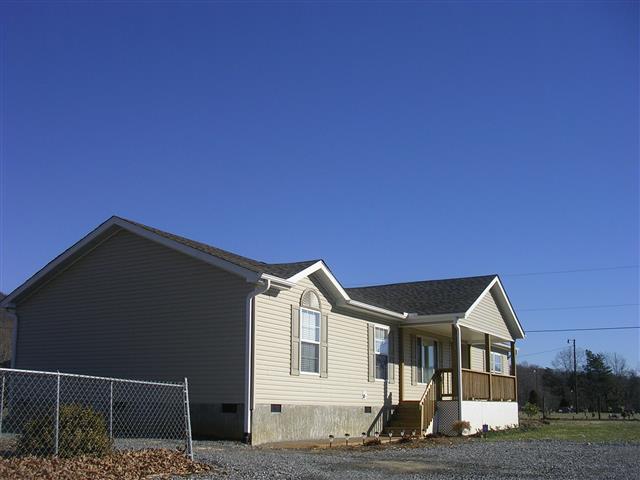 A picture of the property located at 8 EDITH LN, BLACK MOUNTAIN NC 28711.
