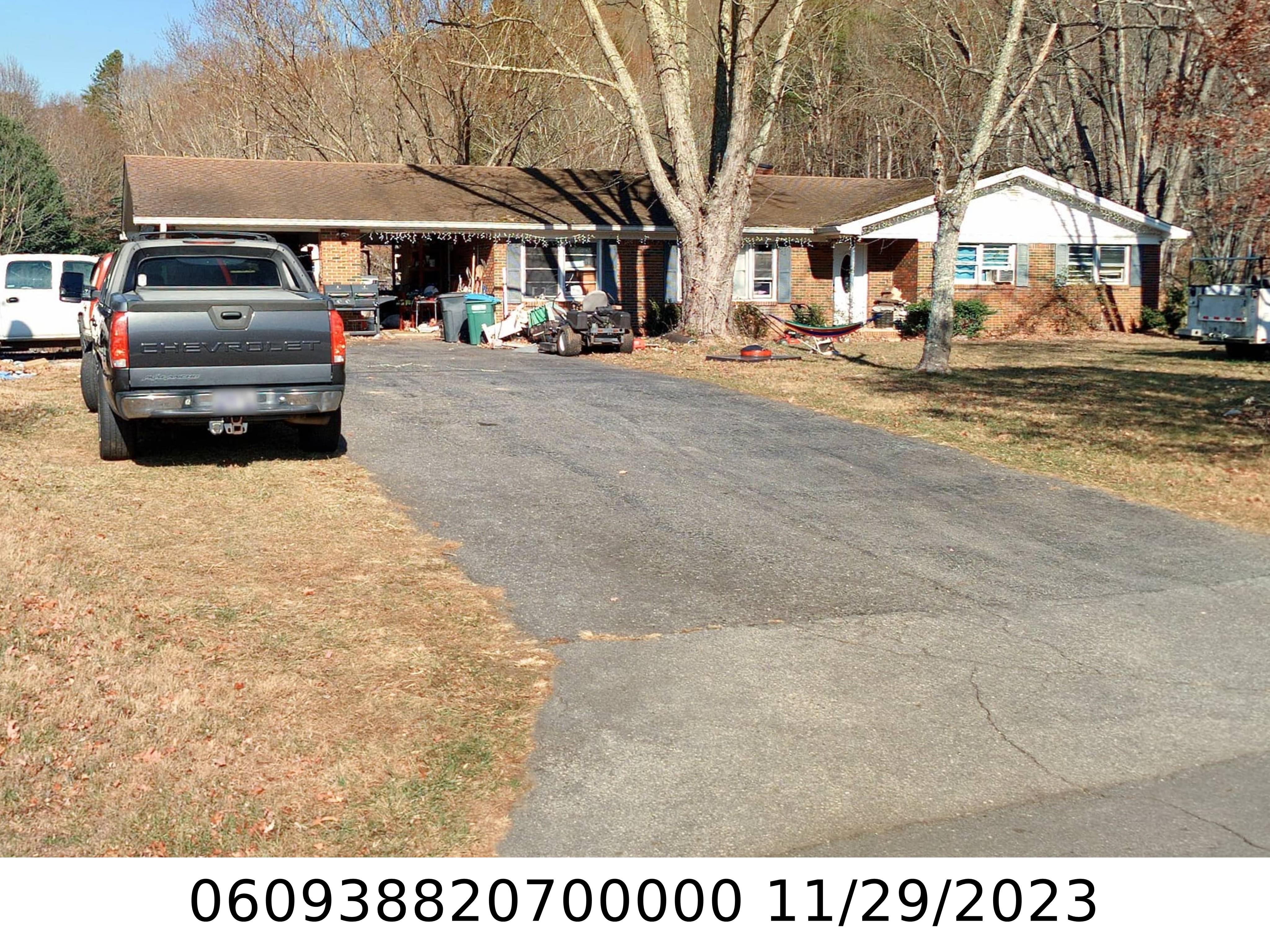 A picture of the property located at 490 CRAGMONT RD, BLACK MOUNTAIN NC 28711.