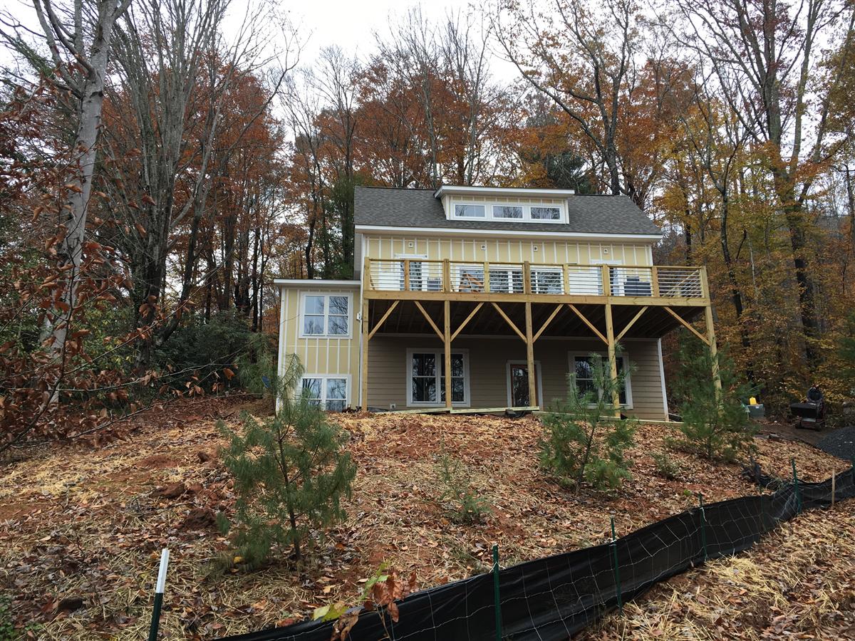 A picture of the property located at 10 ADDIES WAY, BLACK MOUNTAIN NC 28711.