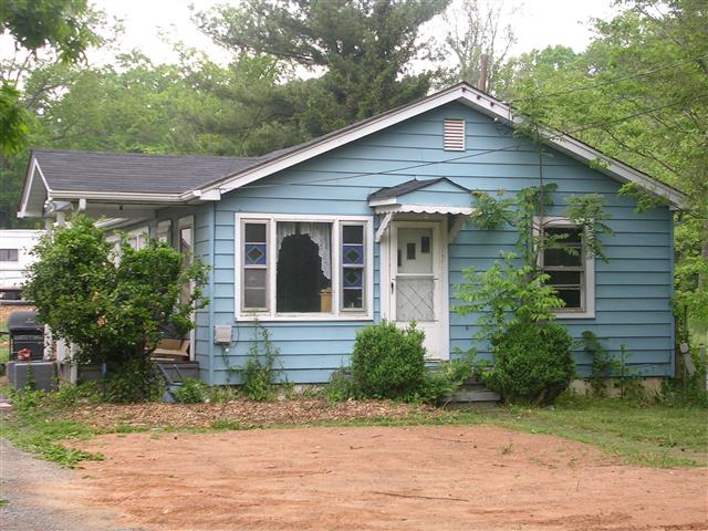 A picture of the property located at 1042 OLD US 70 HWY BLACK MOUNTAIN NC.
